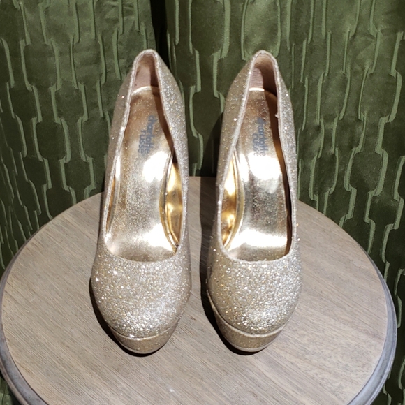 Charlotte Russe Shoes - Gold Glitter Heels